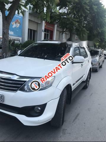 Bán xe Toyota Fortuner TRD, màu trắng, số tự động, xe nguyên bản chính chủ-2