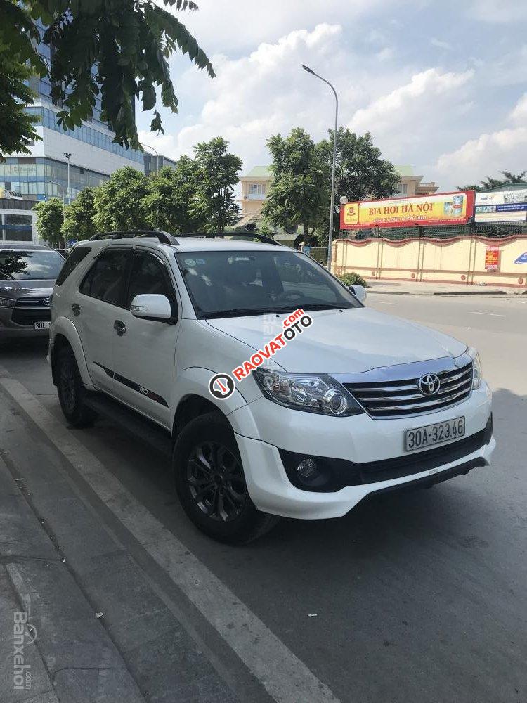Bán xe Toyota Fortuner TRD Sportivo 2014, màu trắng-4