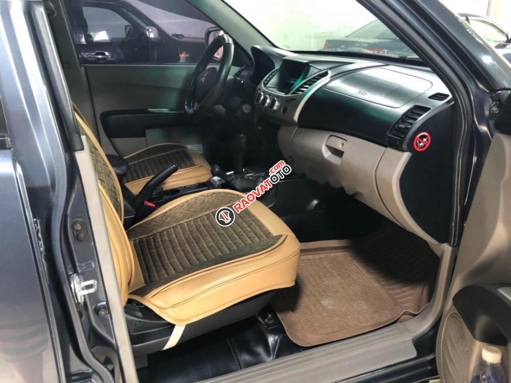 Bán Mitsubishi Triton GLS AT 2011, màu xám, nhập khẩu nguyên chiếc chính chủ-2