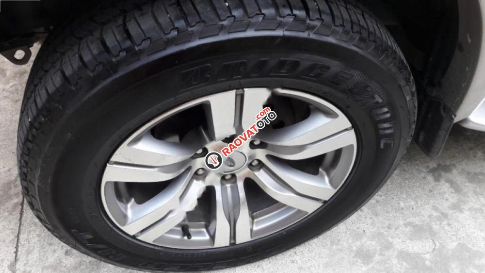 Cần bán lại xe Ford Everest 2.5 MT năm 2011, màu hồng-2