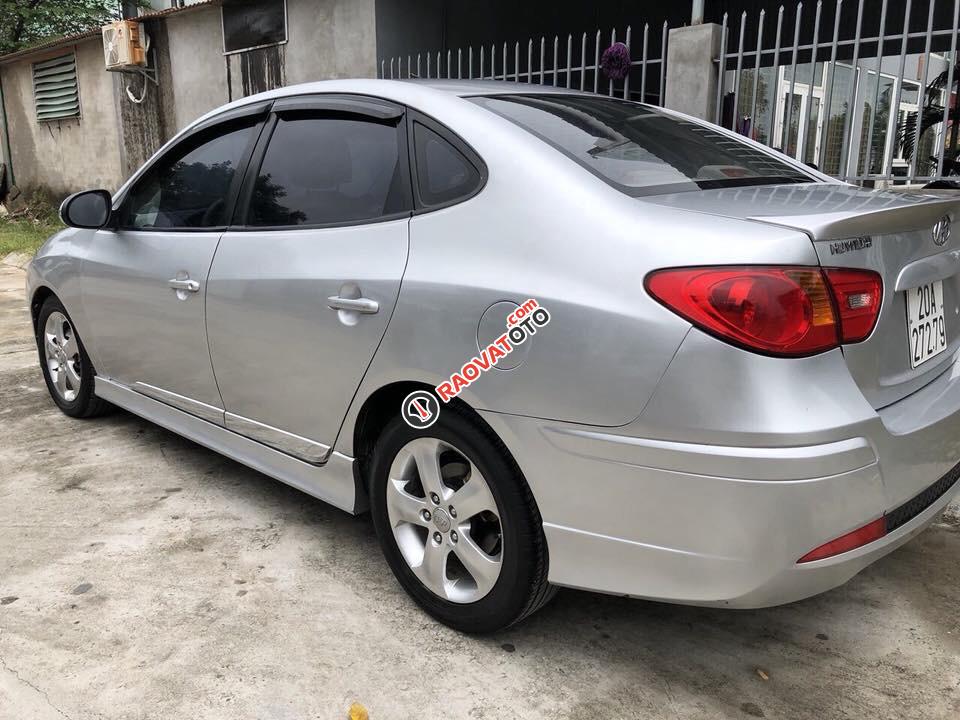 Bán Hyundai Avante sản xuất 2013 màu bạc, giá 370 triệu-2