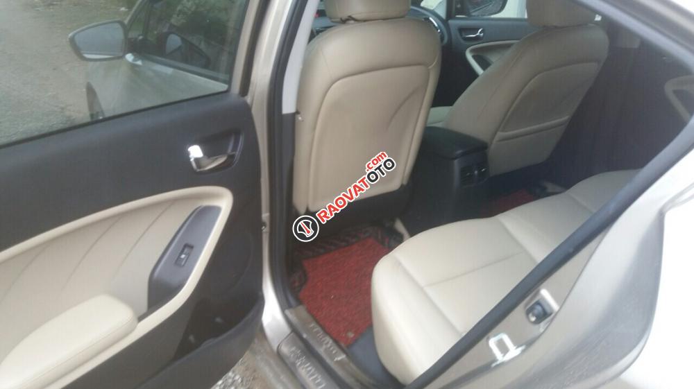 Cần bán lại xe Kia Cerato sản xuất 2016 màu vàng, 490 triệu-1