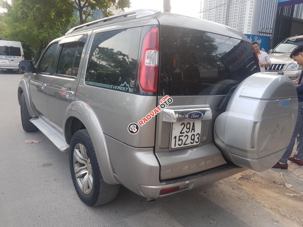 Bán ô tô Ford Everest 2.5 MT đời 2011, màu bạc, giá 500tr, xe không một lỗi nhỏ, LH 0974286009-6