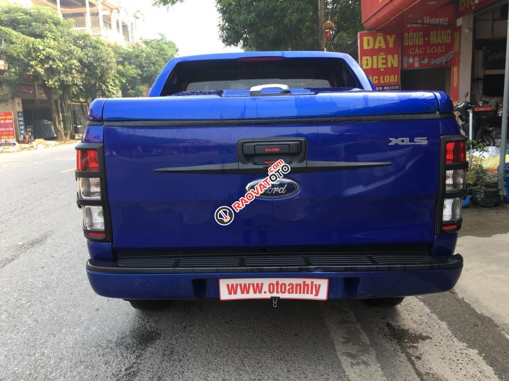 Cần bán xe Ford Ranger 2.2MT đời 2015, màu xanh lam, nhập khẩu-6