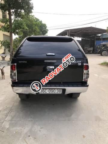 Bán Toyota Hilux 2.5E đời 2014, màu đen, 495tr-3