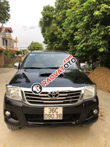 Bán Toyota Hilux 2.5E đời 2014, màu đen, 495tr-0