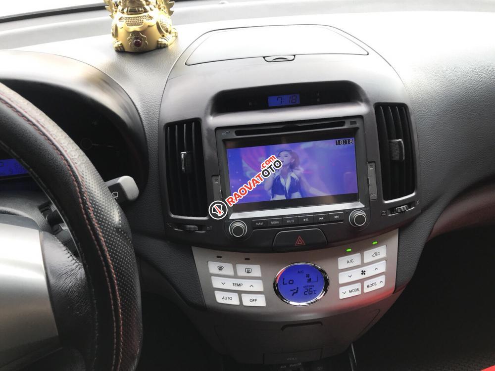 Bán Hyundai Avante đời 2012 màu đỏ, giá 375 triệu-8