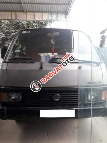 Cần bán xe Nissan Urvan sản xuất năm 1994, màu bạc-2