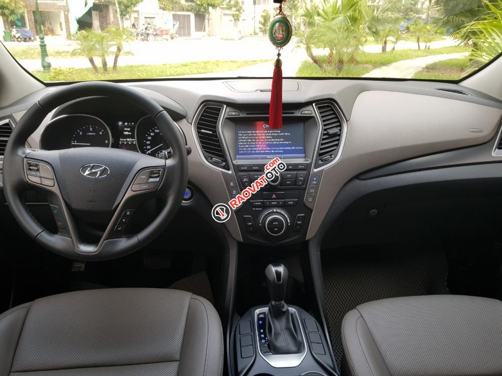 Cần bán xe Hyundai Santa Fe 2.2 đời 2016, màu bạc, xe chính chủ dùng-2