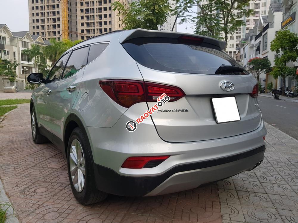 Cần bán xe Hyundai Santa Fe 2.2 đời 2016, màu bạc, xe chính chủ dùng-5
