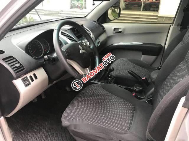 Bán Mitsubishi Triton 2.5 số sàn, máy dầu 2 cầu 4*4, đk 2010 chính chủ sử dụng từ đầu-2
