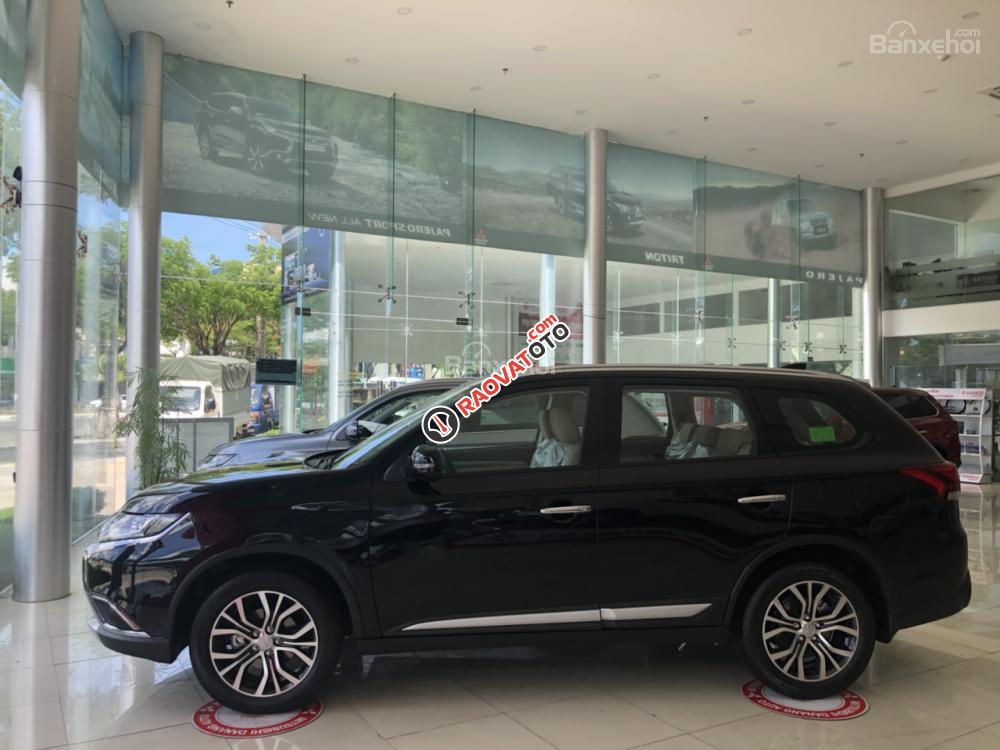 [Sốc] Mitsubishi Outlander chỉ 807 triệu, 7 chỗ, lợi xăng 7L/100km, Nghệ An- Hà Tĩnh, cho vay 80% - Trà: 0963773462-1