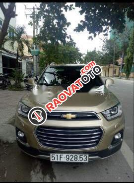 Gia đình bán Chevrolet Captiva Revv 2.4 sản xuất năm 2016, màu vàng cát-0