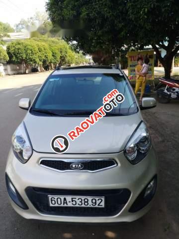 Cần bán xe Kia Picanto sản xuất 2013, màu trắng số tự động, giá tốt-0