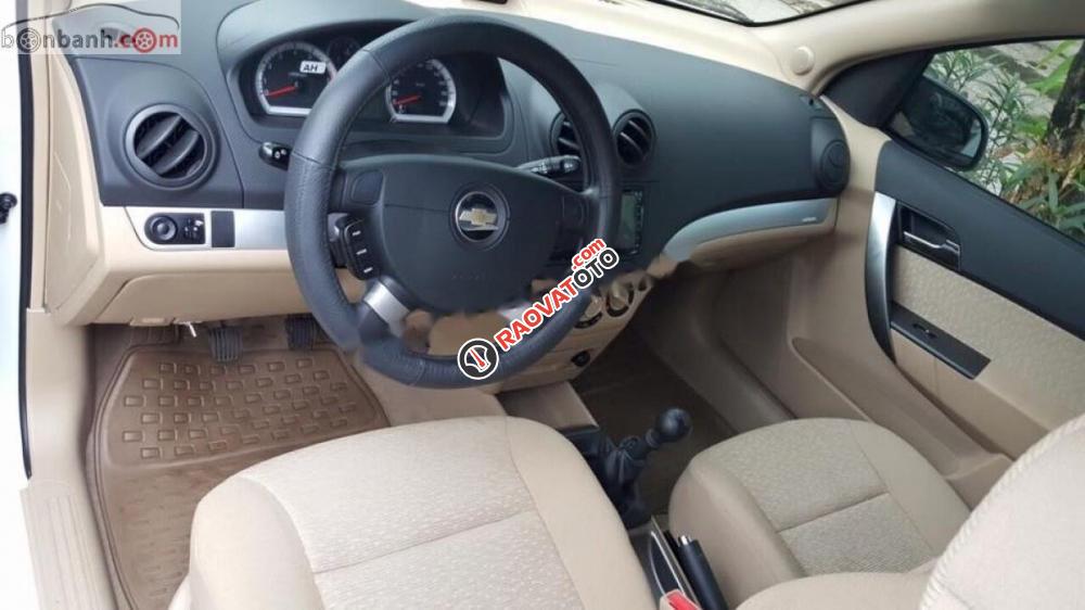 Bán Chevrolet Aveo mt năm 2016, màu trắng số sàn-3