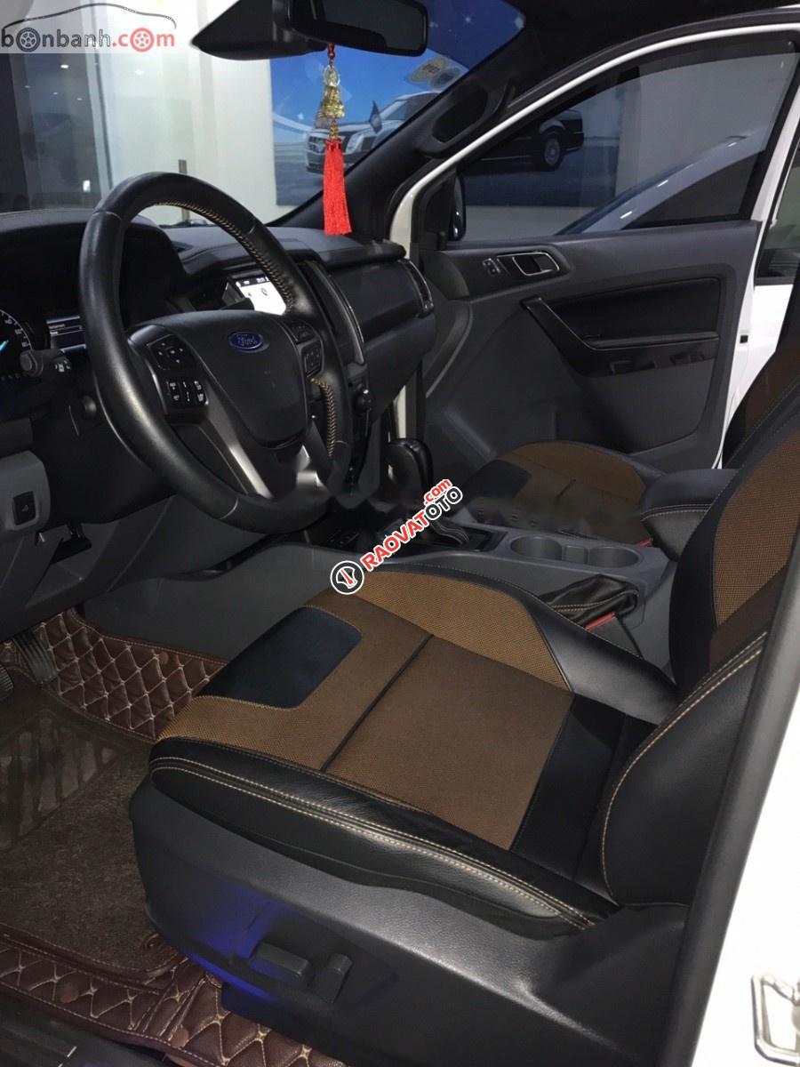 Bán Ford Ranger Wildtrak 3.2L AT sản xuất 2017, màu trắng, xe nhập, giá chỉ 840 triệu-9