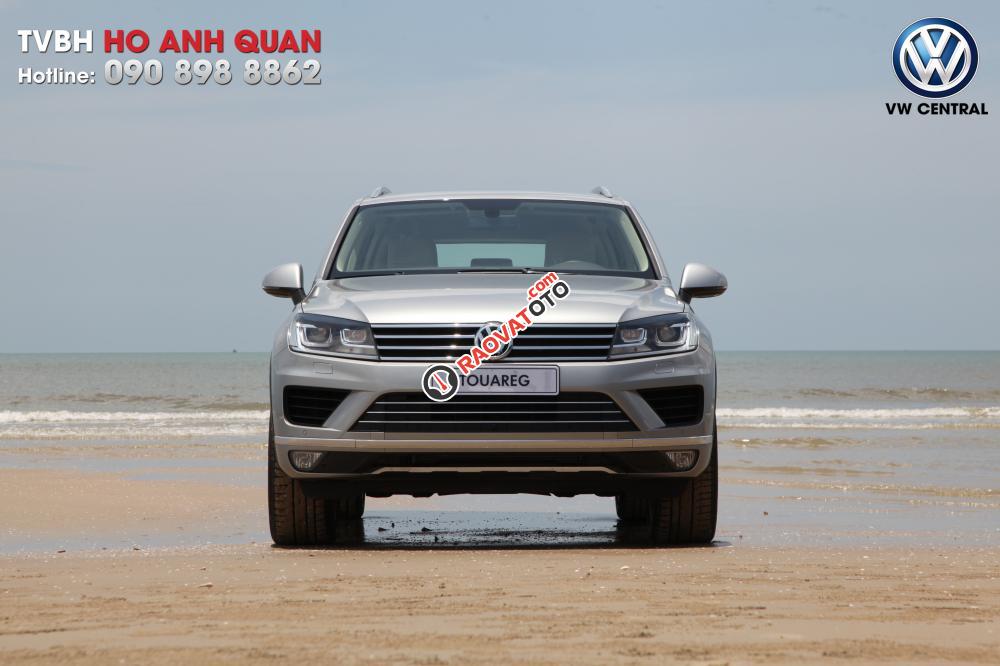 Bán Touareg bạc - SUV gầm cao nhập khẩu chính hãng Volkswagen, xe giao ngay/ Hotline: 090.898.8862-13