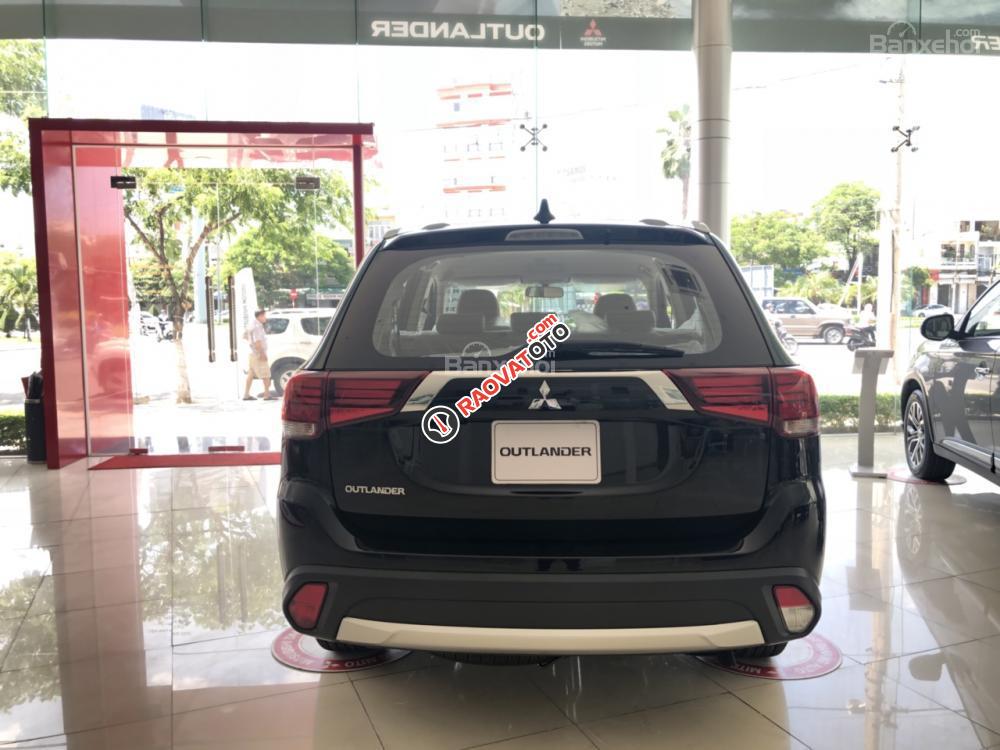 [Sốc] Mitsubishi Outlander chỉ 807 triệu, 7 chỗ, lợi xăng 7L/100km, Nghệ An- Hà Tĩnh, cho vay 80% - Trà: 0963773462-5