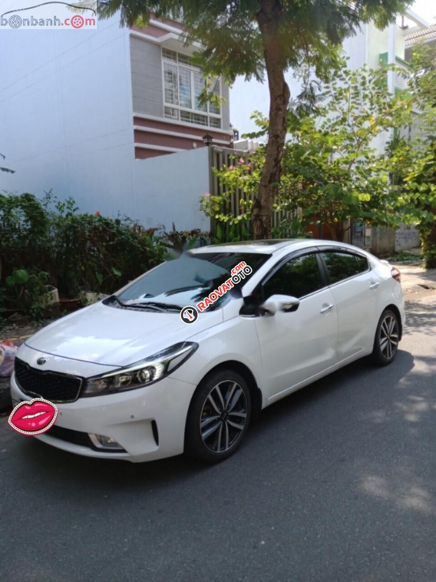 Cần bán lại xe Kia Cerato 1.6 năm 2016, màu trắng giá cạnh tranh-0
