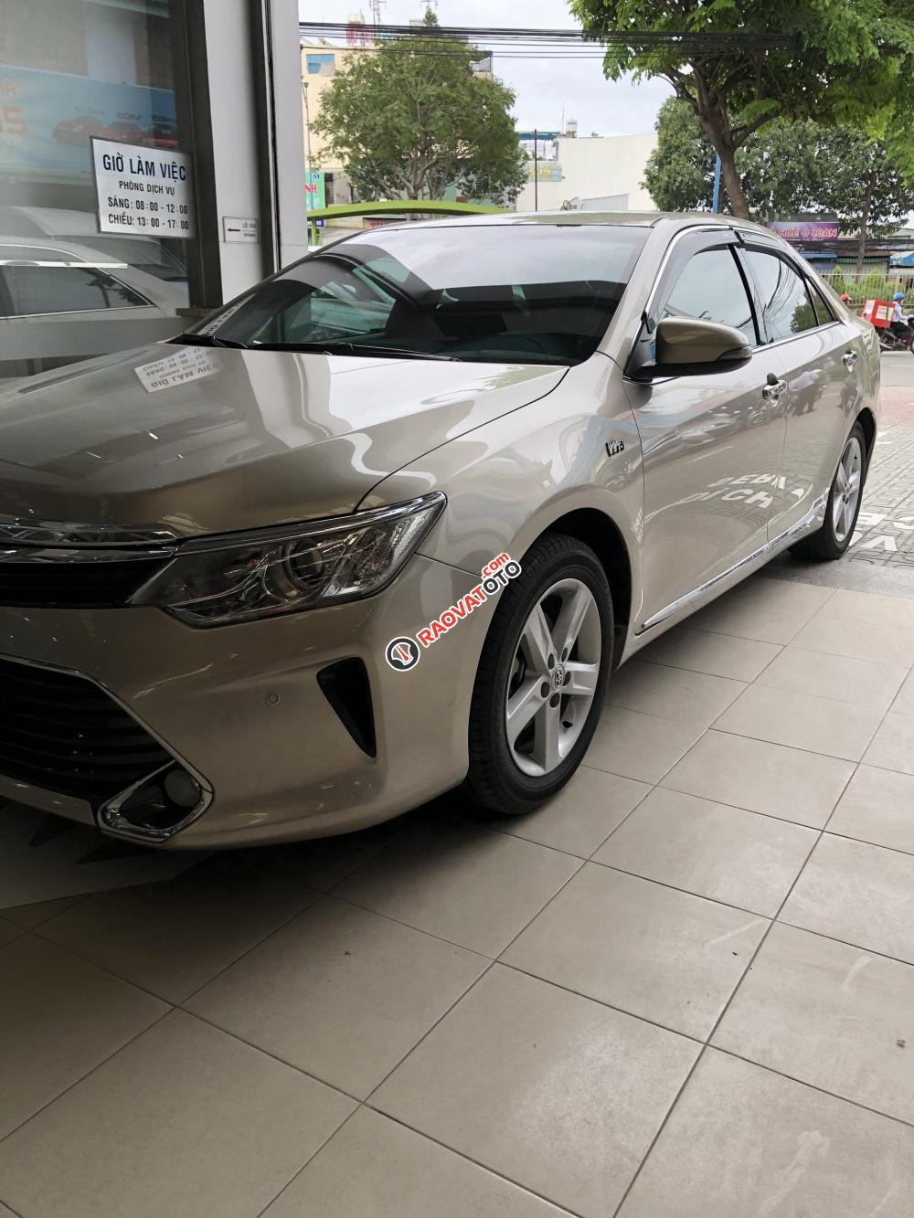 Cần bán xe Toyota Camry 2.5Q năm 2016-4