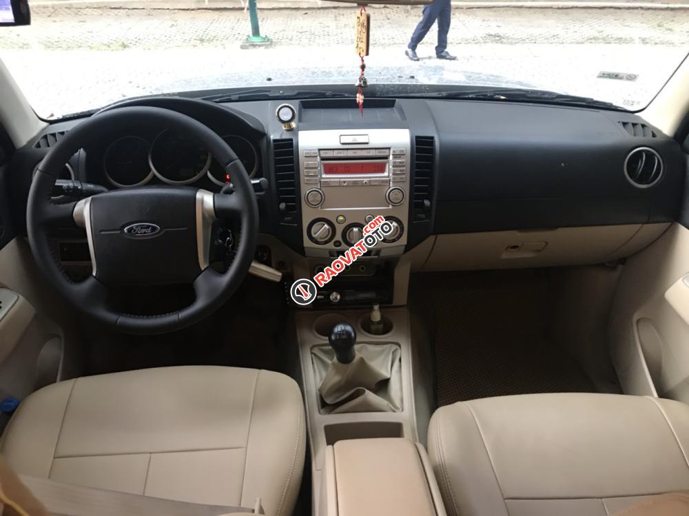 Bán giúp bà chị Ford Everest 2012 MT, màu phấn hồng-4