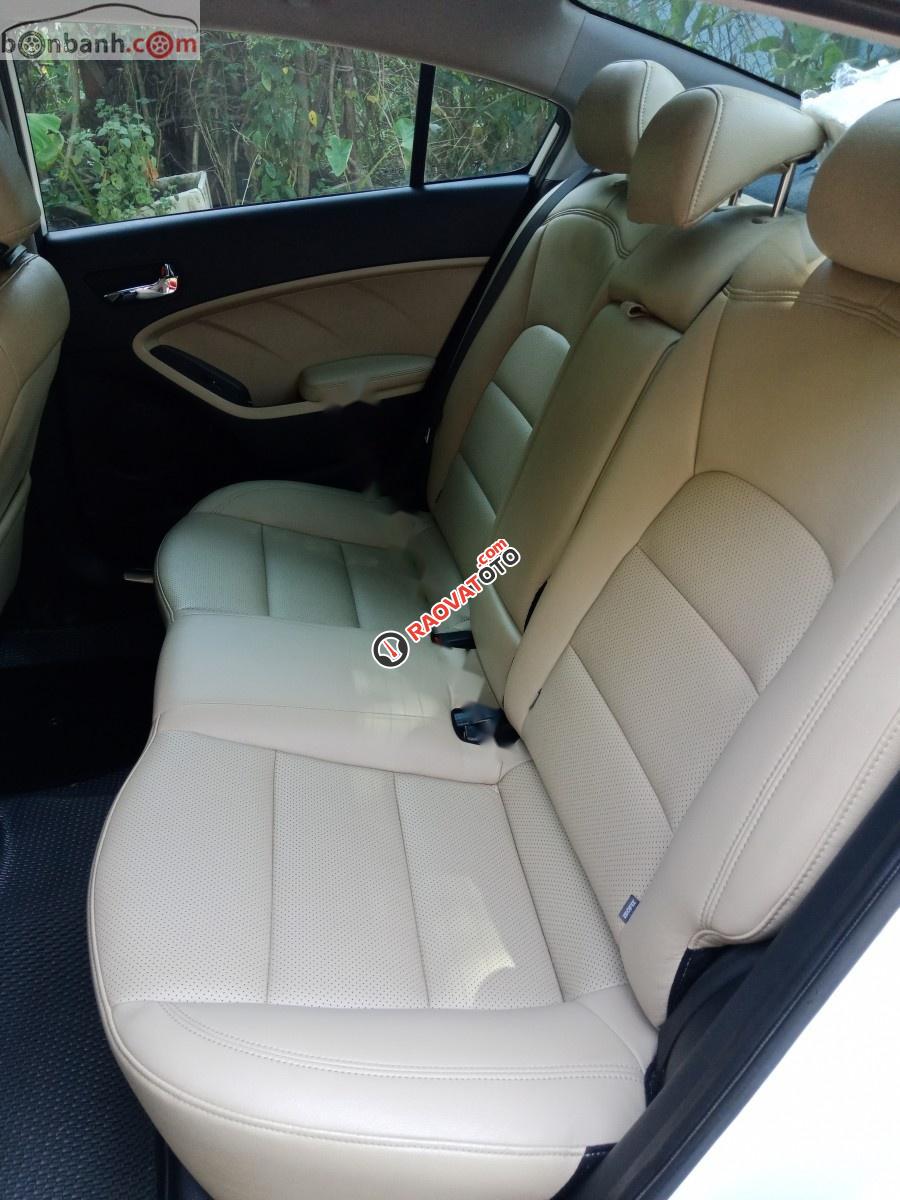 Cần bán lại xe Kia Cerato 1.6 năm 2016, màu trắng giá cạnh tranh-6