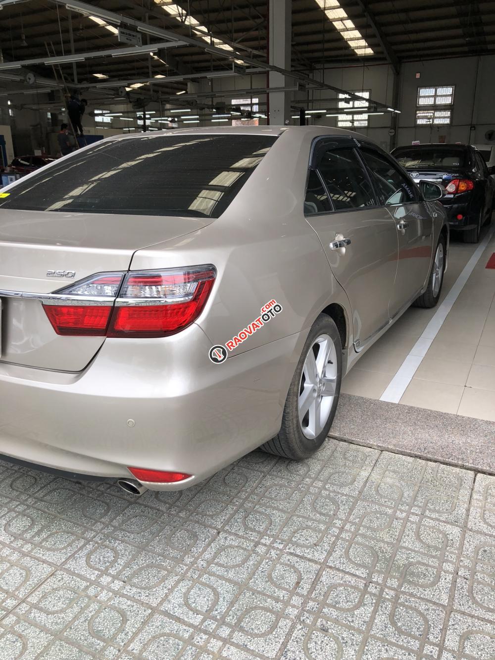 Cần bán xe Toyota Camry 2.5Q năm 2016-3