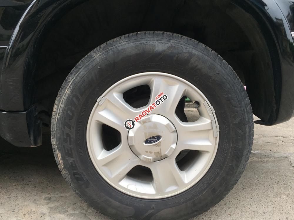 Bán Ford Escape XLT năm 2004, màu đen-8