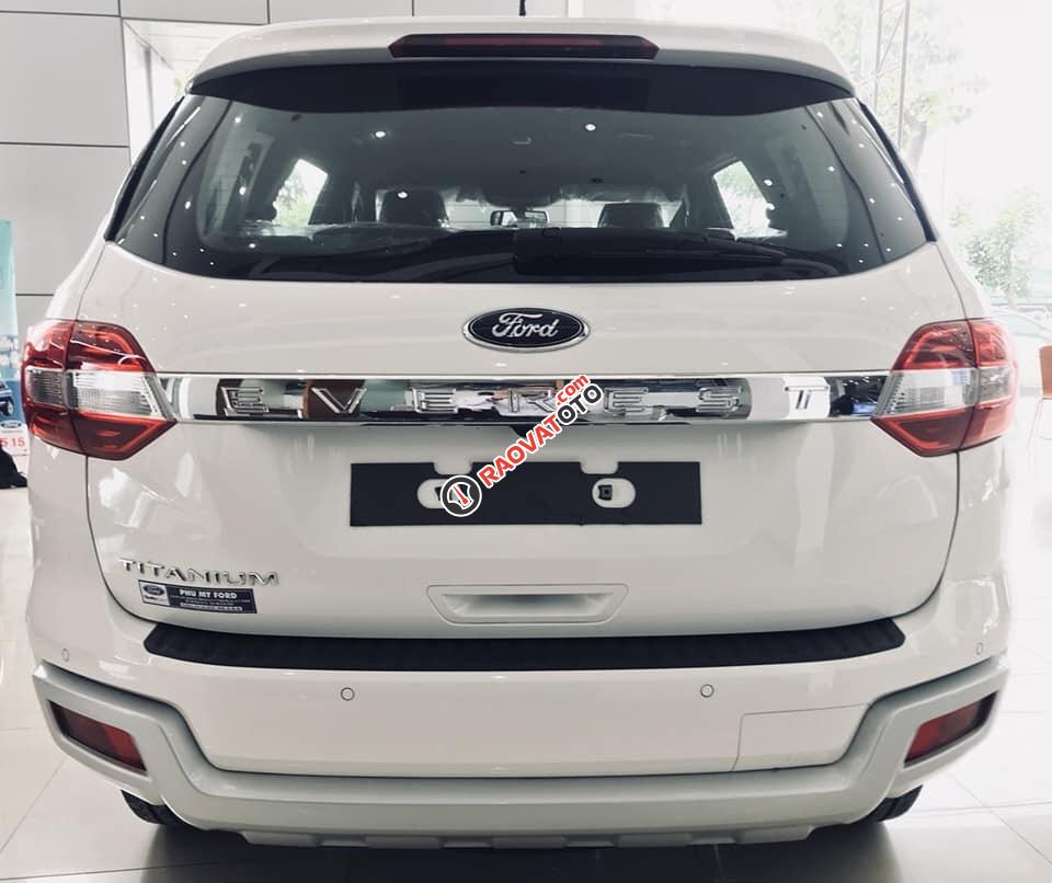 Cần bán xe Ford Everest 4x2 AT năm sản xuất 2018-2