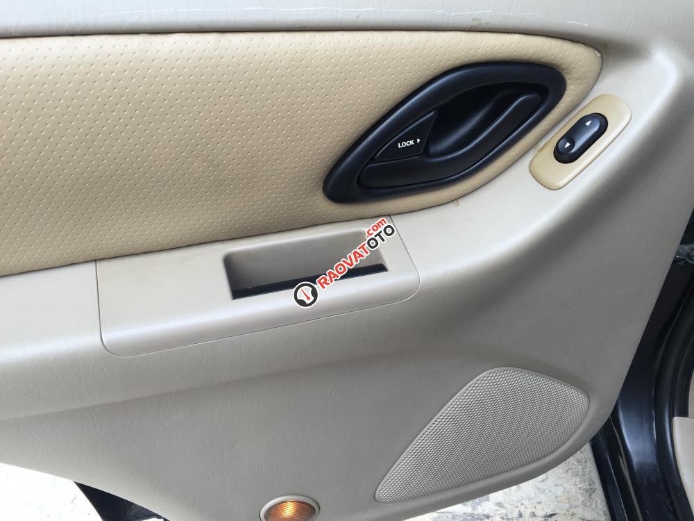 Bán Ford Escape XLT năm 2004, màu đen-3