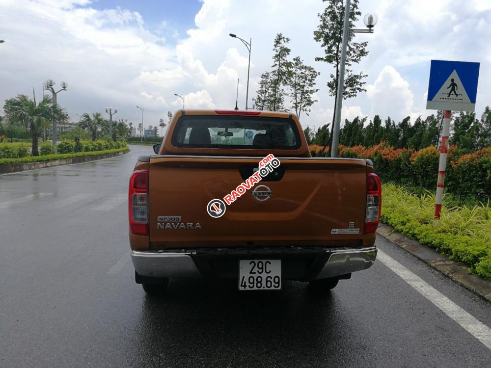 Gia đình bán Nissan Navara E 2016, màu cam, nhập khẩu, mới 99%-4