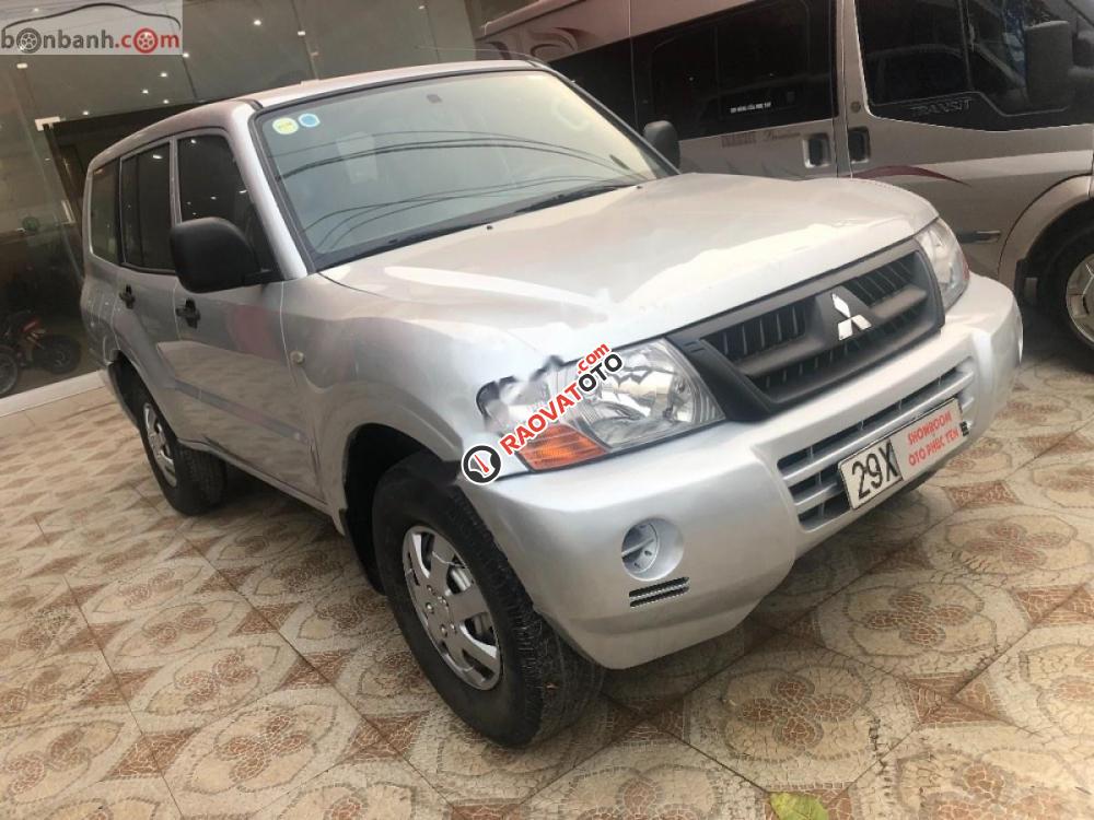 Cần bán Mitsubishi Pajero 3.0 năm 2005, màu bạc, xe nhập-6