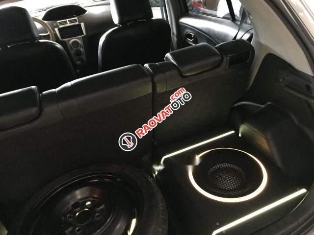 Bán xe cũ Toyota Yaris AT đời 2010, màu bạc.-0