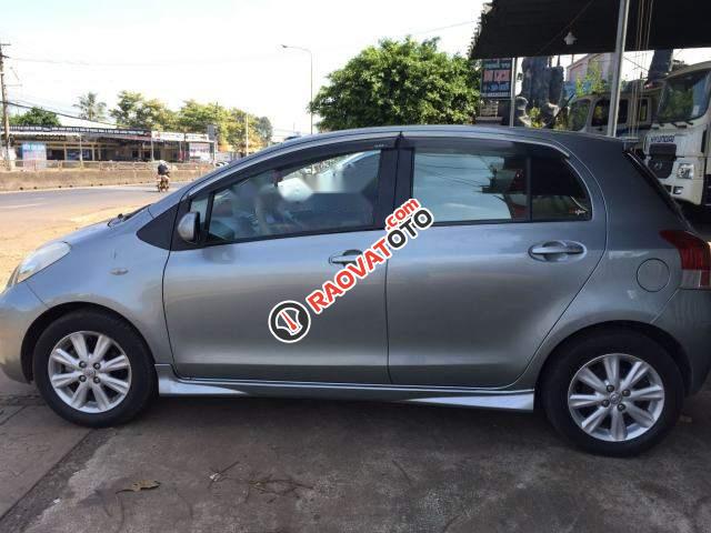 Bán xe cũ Toyota Yaris AT đời 2010, màu bạc.-4