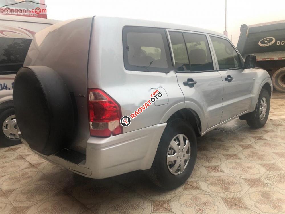 Cần bán Mitsubishi Pajero 3.0 năm 2005, màu bạc, xe nhập-4