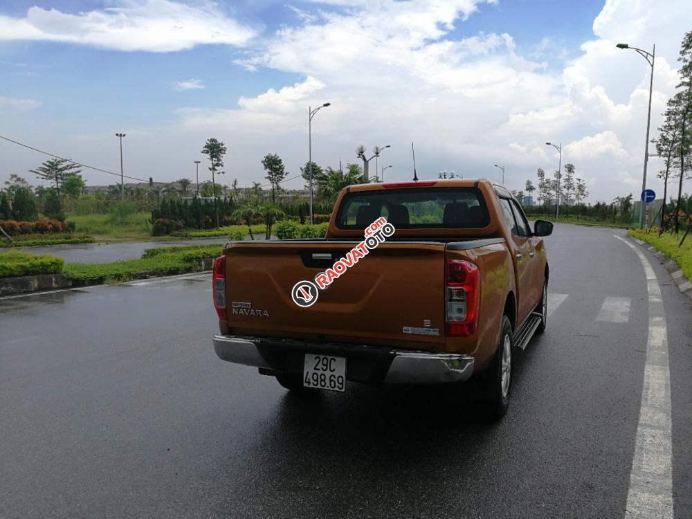 Gia đình bán Nissan Navara E 2016, màu cam, nhập khẩu, mới 99%-5