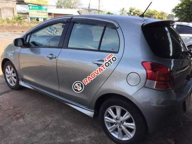 Bán xe cũ Toyota Yaris AT đời 2010, màu bạc.-3