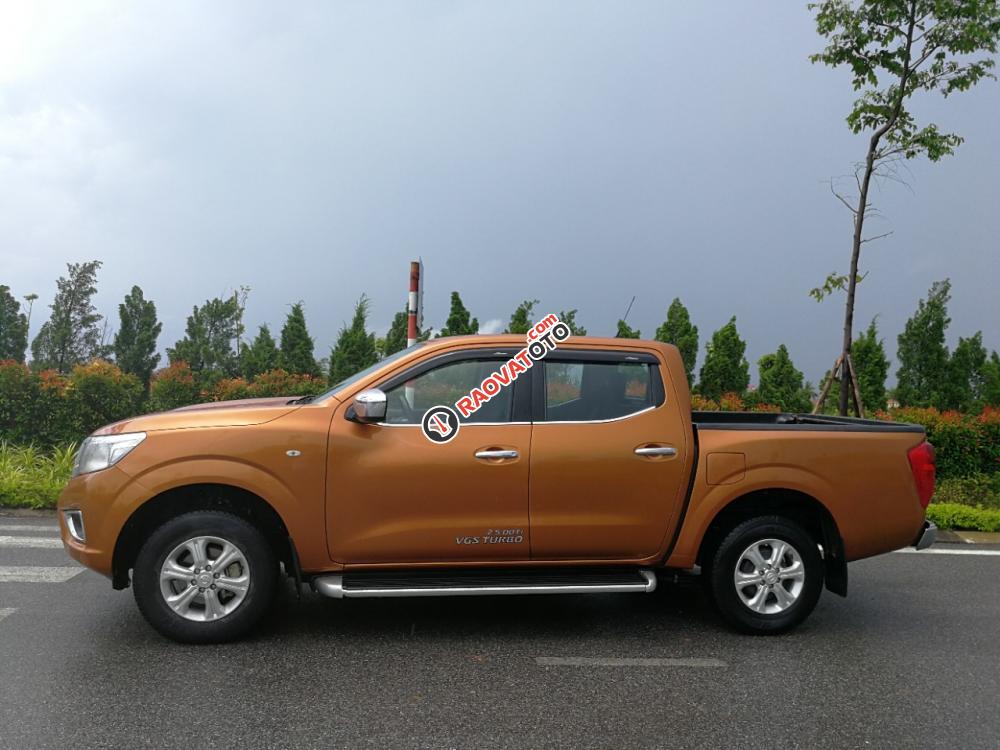 Gia đình bán Nissan Navara E 2016, màu cam, nhập khẩu, mới 99%-0