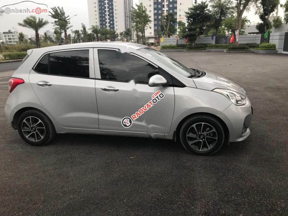 Bán xe Hyundai Grand i10 1.0 MT Base đời 2017, màu bạc, nhập khẩu nguyên chiếc giá cạnh tranh-1