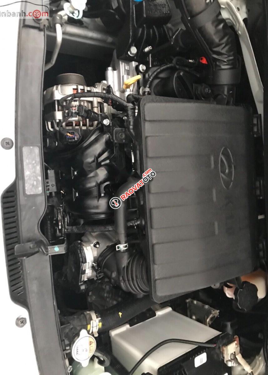 Bán xe Hyundai Grand i10 1.0 MT Base đời 2017, màu bạc, nhập khẩu nguyên chiếc giá cạnh tranh-0