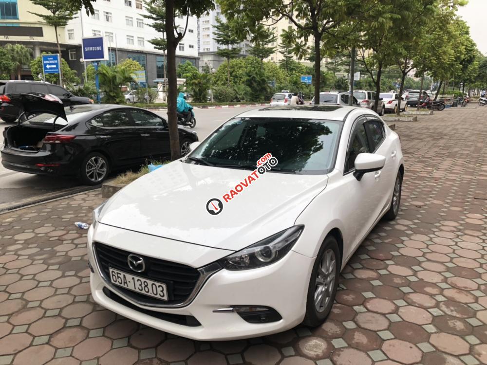 Bán xe Mazda 3 1.5 Facelift năm 2017, màu trắng-1