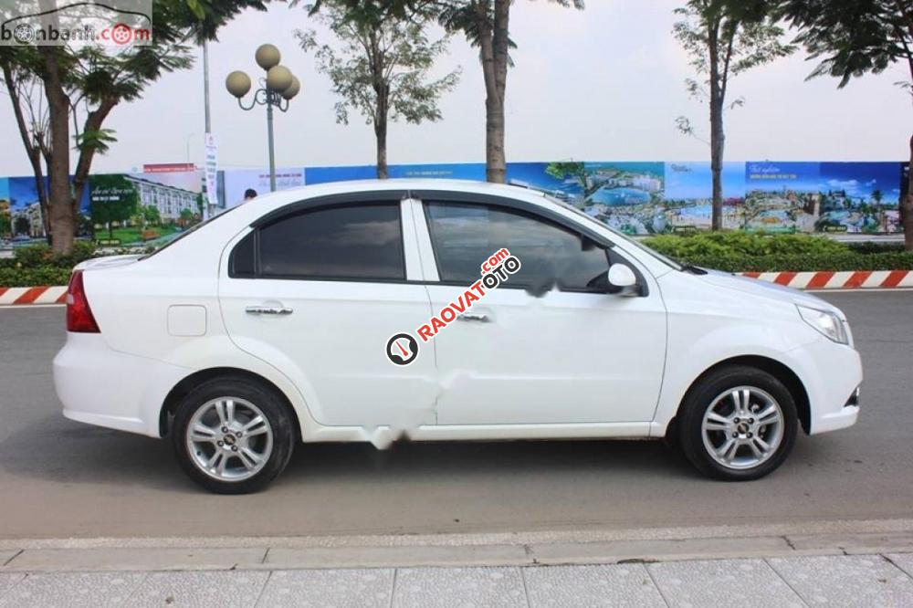 Cần bán xe Chevrolet Aveo LTZ sản xuất 2015, màu trắng  -3