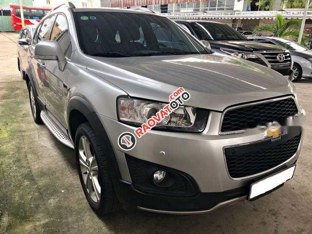 Cần bán gấp Chevrolet Captiva 2.4L sản xuất 2015, màu bạc số tự động -0