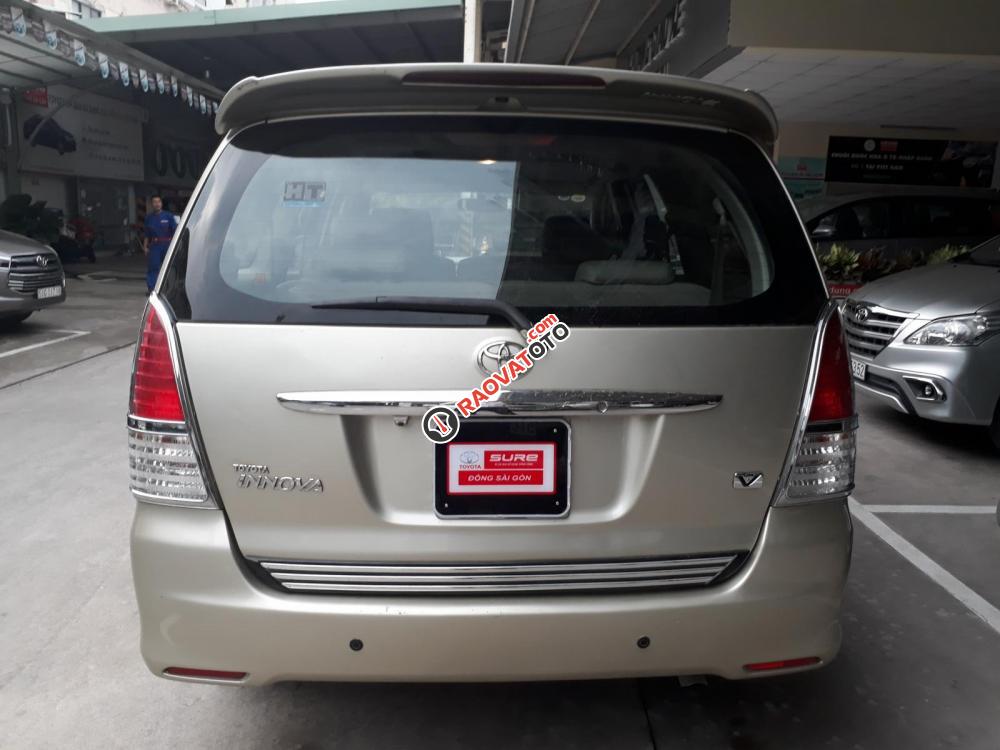 Bán Toyota Innova 2.0v sản xuất 2008, màu bạc, giá mềm cho khách hàng mua xe, số tự động, 8 chỗ ngồi-3