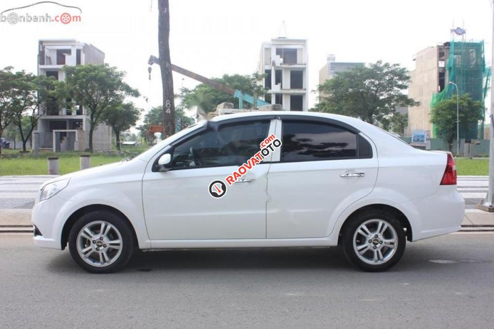 Cần bán xe Chevrolet Aveo LTZ sản xuất 2015, màu trắng  -2