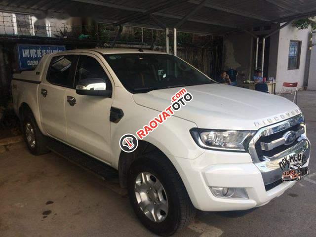 Bán Ford Ranger XLT 4X4 MT đời 2015, màu trắng số sàn, 630tr-0
