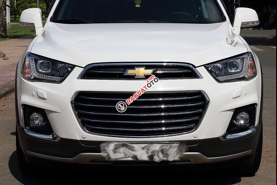 Cần bán gấp Chevrolet Captiva đời 2016 màu trắng, giá 695 triệu-0