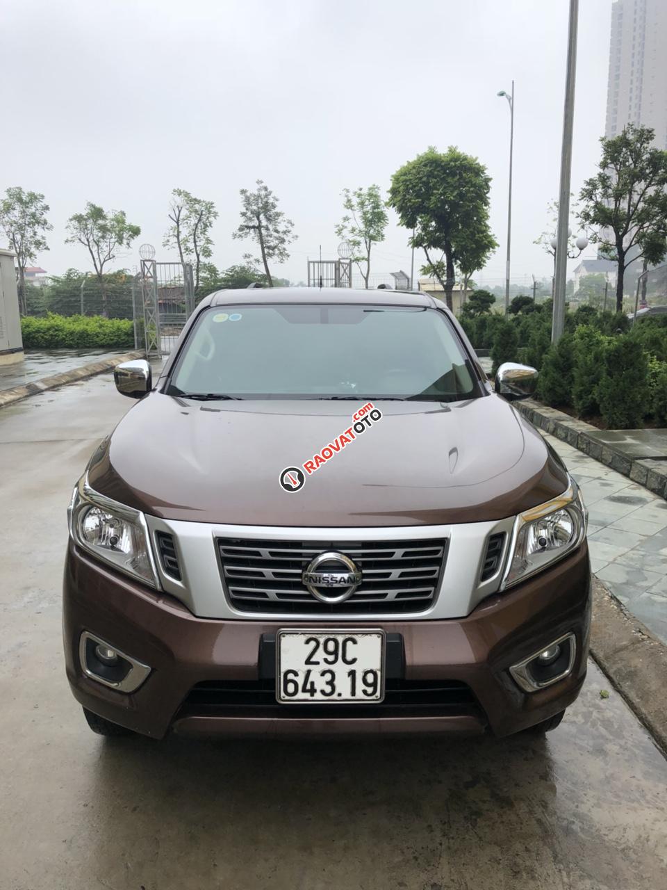 Gia đình bán xe Nissan Navara E đời 2016, màu nâu, nhập khẩu nguyên chiếc-1