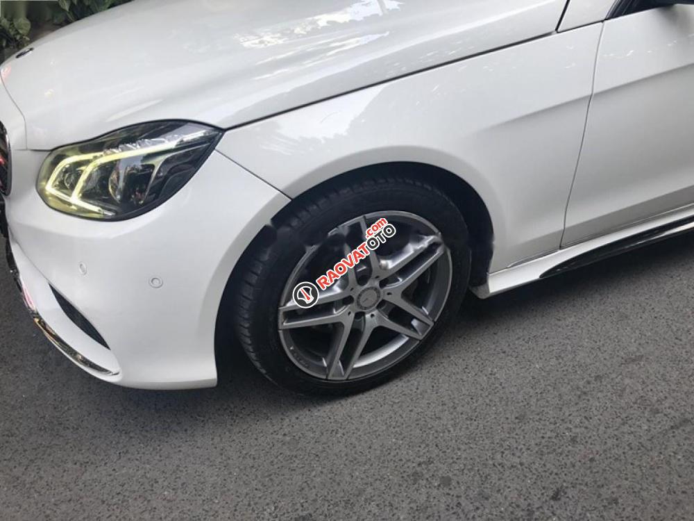 Cần bán xe Mercedes E400 2013, màu trắng-4