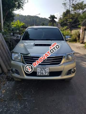 Bán Toyota Hilux G năm sản xuất 2012, màu vàng cát-0